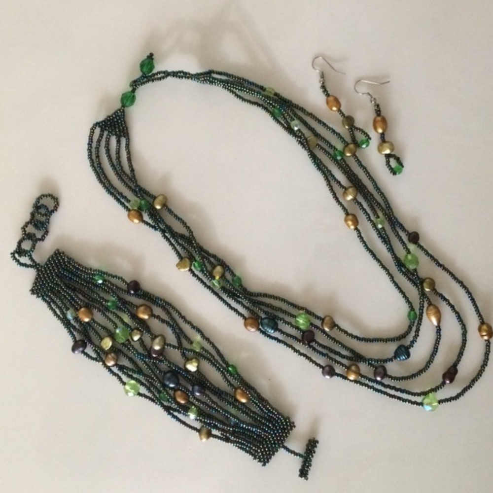 Green Hand-beaded necklace/bracelet/earring set